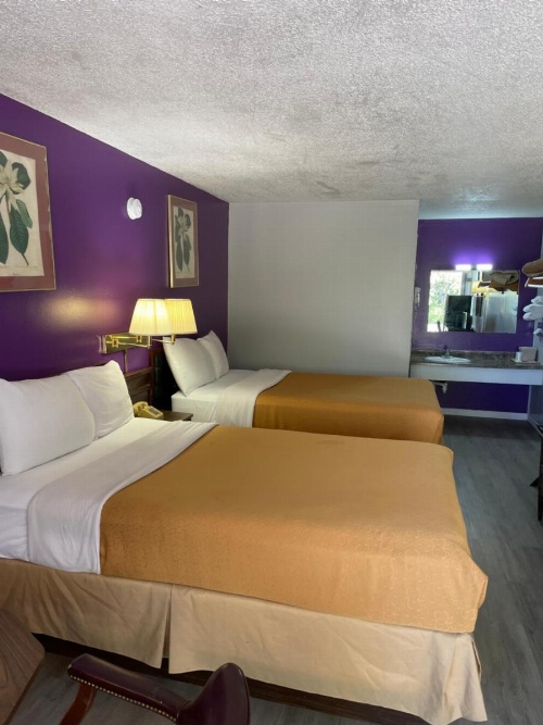 Budget Host Inn image 49