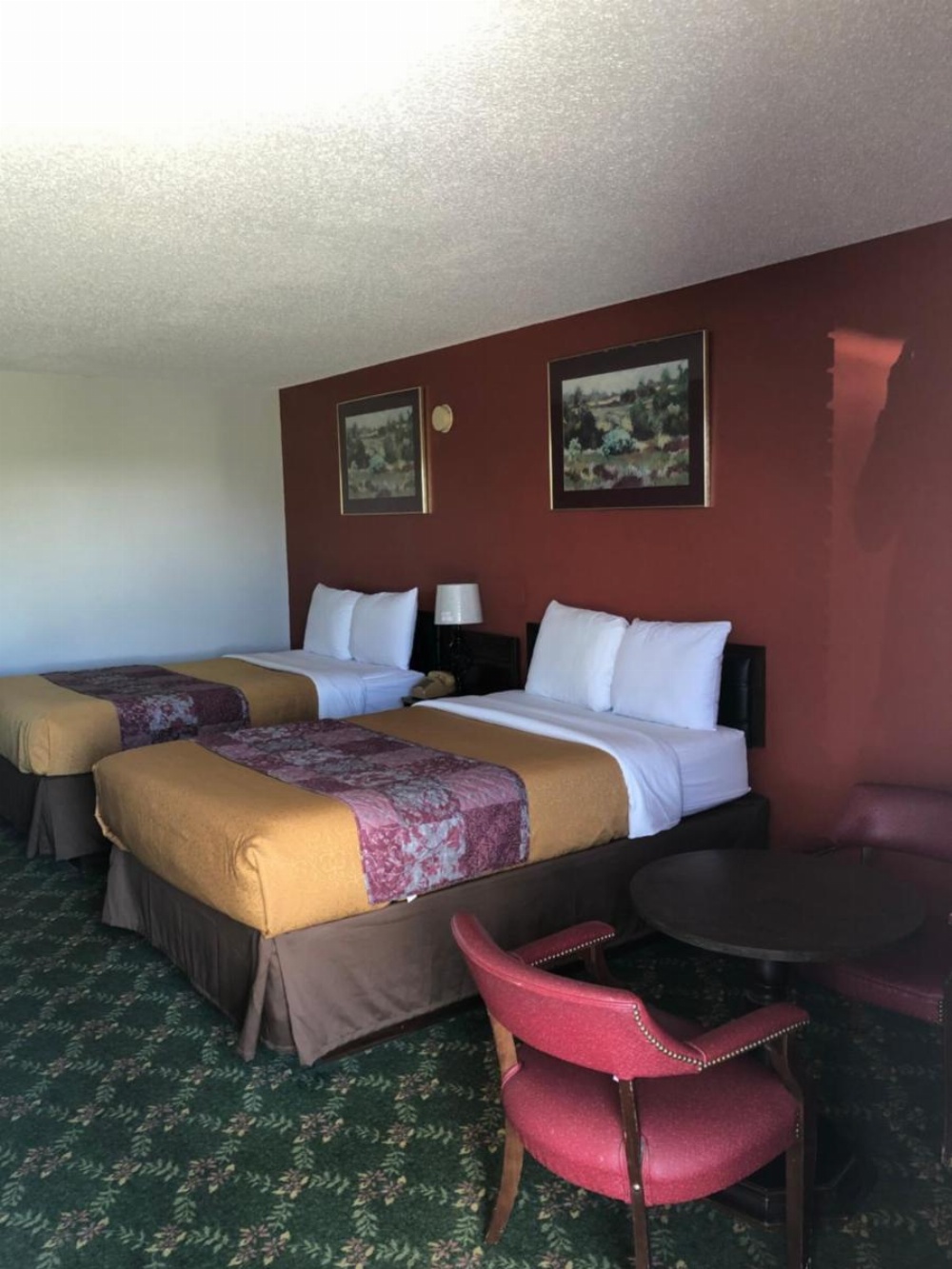 Budget Host Inn